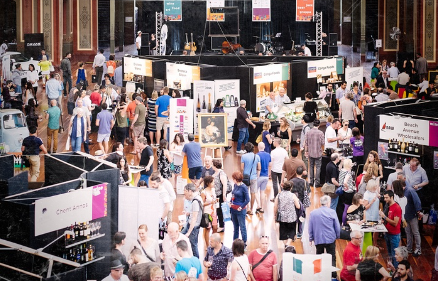 Una Faccia, Una Razza, Duo Festas